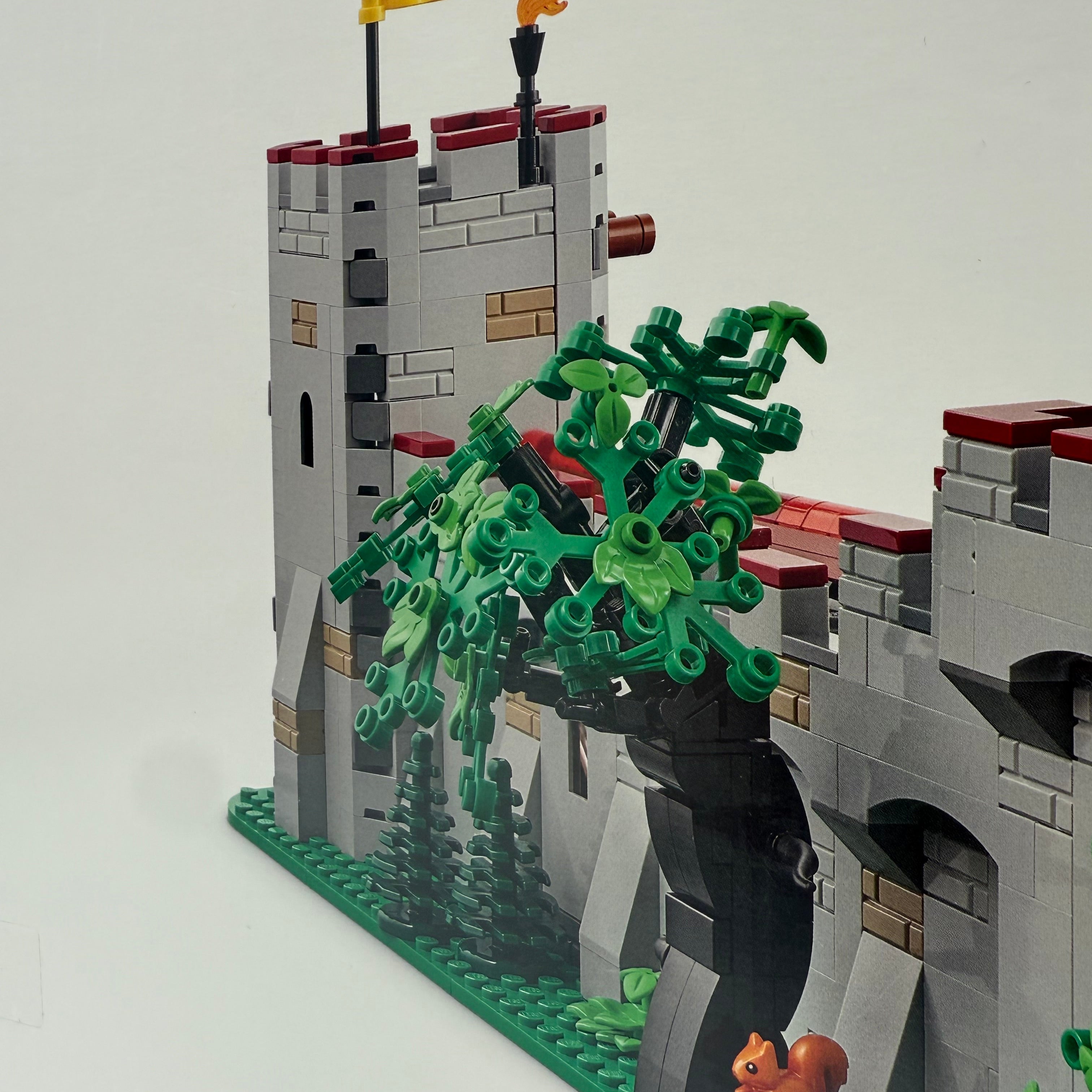 MEDIEVAL SEASIDE MARKET (910047)