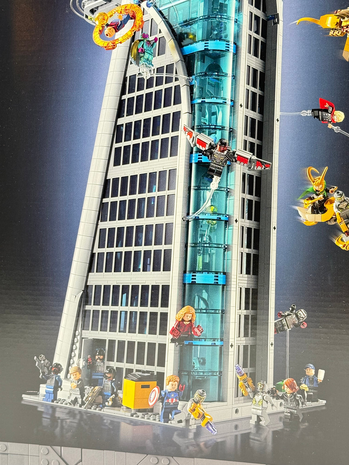 AVENGERS TOWER (76269)