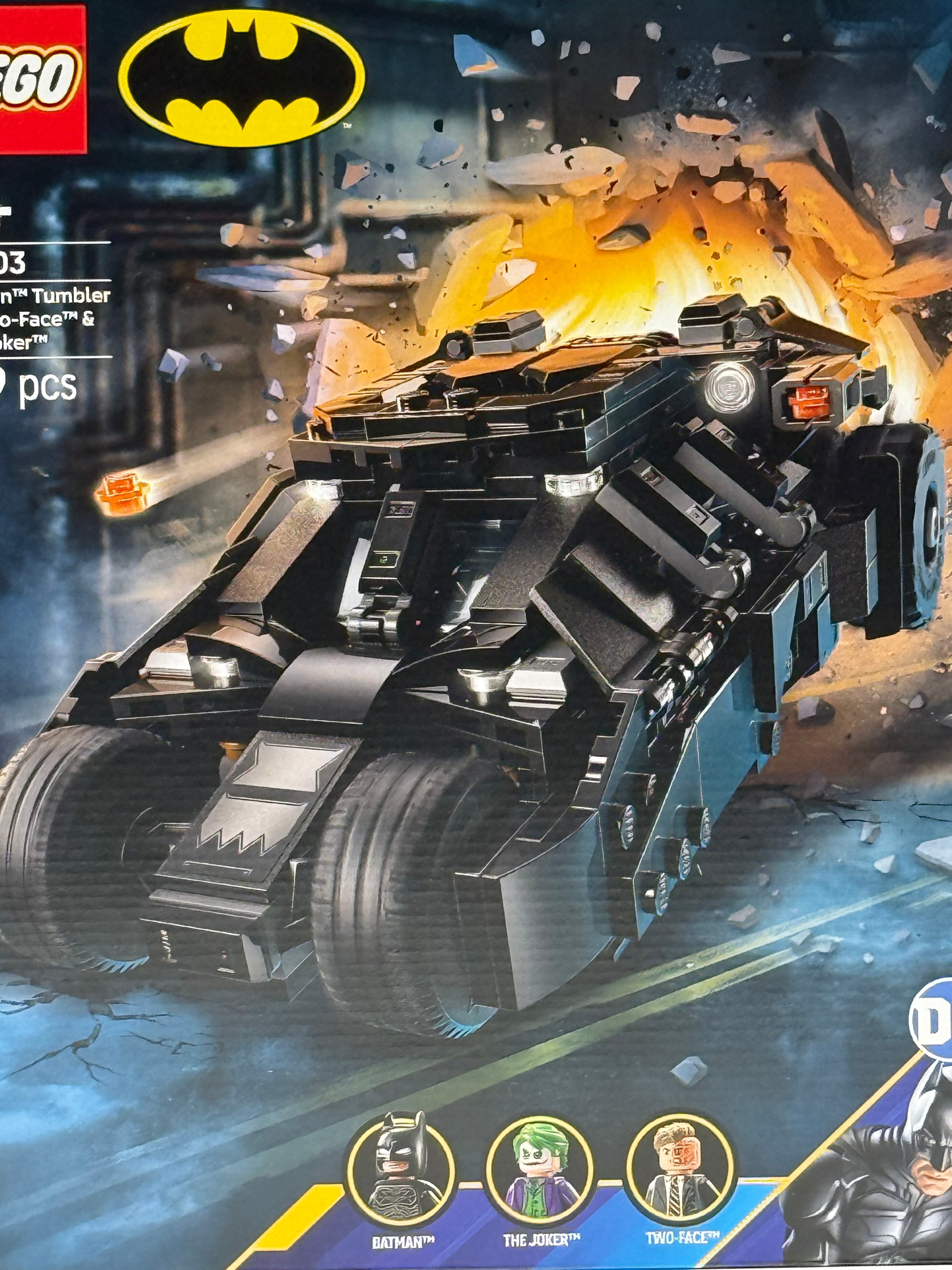 BATMAN TUMBLER vs. TWO FACE & JOKER (76303)