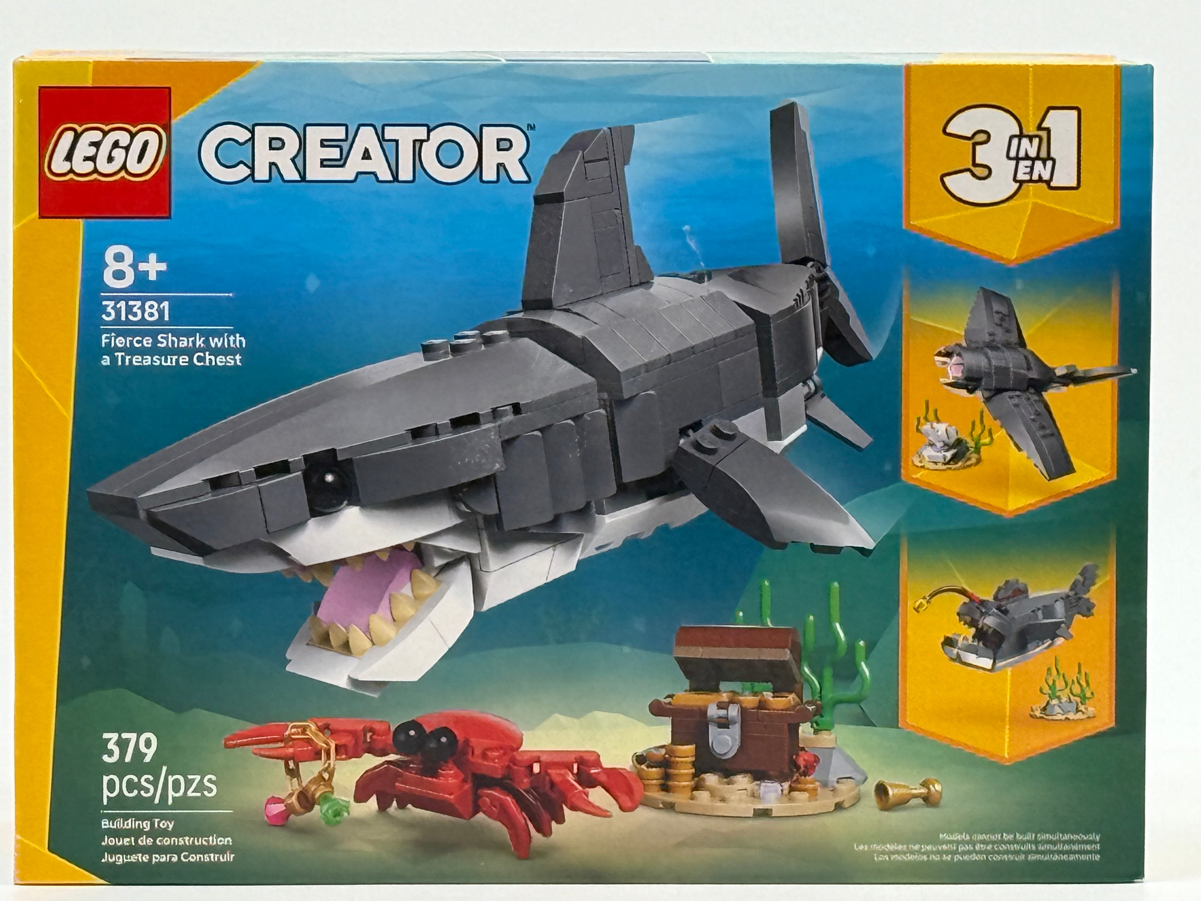FIERCE SHARK WITH TREASURE CHEST (31381)